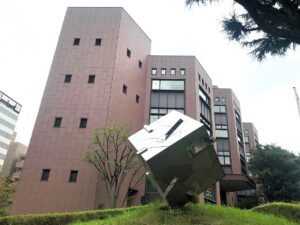 کتابخانه شهر یوکوهاما (Yokohama City Library)